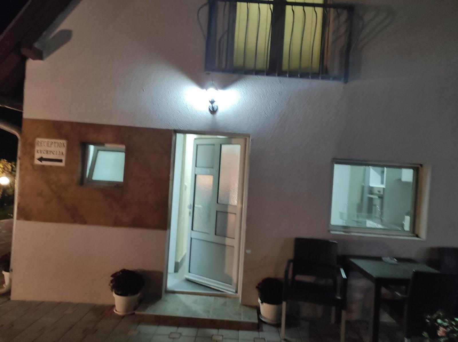 Vila Mila Riverside Apartments Smederevo Rum bild