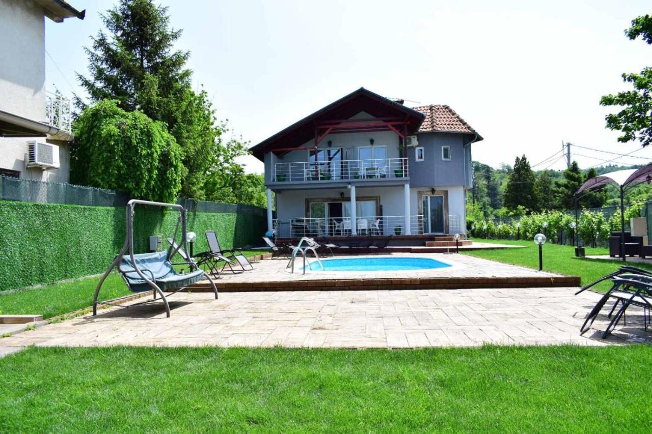 Vila Mila Riverside Apartments Smederevo Exteriör bild